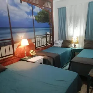 Can Pau Guesthouse Pensión Llançà